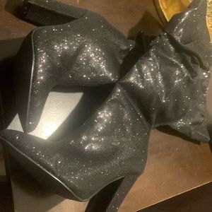 New Black Cape Robin boots